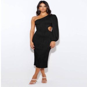 Hip skirt with long sleeves and diagonal shoulders