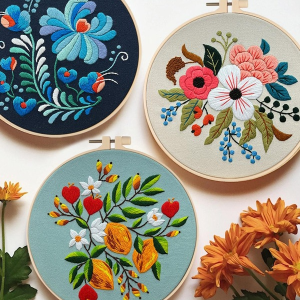 Embroidery Kit: Beginners' Set with Floral Patterns, Hoops, and Instructions