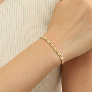 Textured Bracelet: Simplistic Elegance, Less is More
