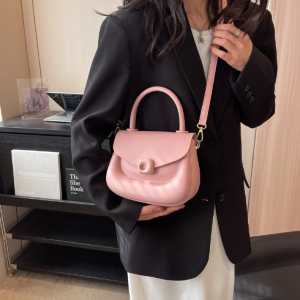 Advanced texture Korean women's bag 2023 new spring and summer casual niche fashion shoulder bag net red popular crossbody bag