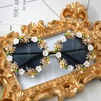 520 Barlaycs 2018 wholesale fashionable china trendy neon women heart uv 400 sunglasses