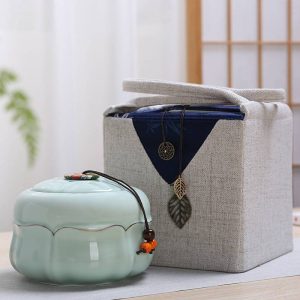 Pet death urn memorial