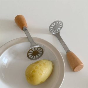 Stainless steel potato mud press potato press with wooden handle Kitchen gadgets Auxiliary food masher manual potato press