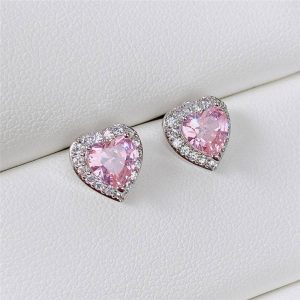Simple and exquisite women's lovely earrings with heart-shaped zirconia earrings