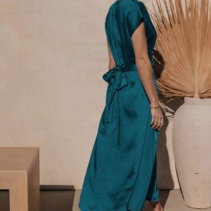 Factory direct summer hot sale women's dress with high-grade sense of satin sleeveless dress temperament elegant light evening dress