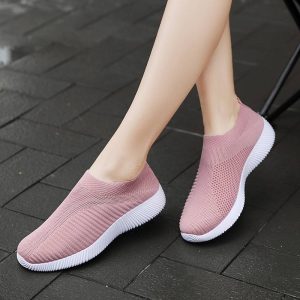2023 cross-border best-selling elastic socks shoes flat-bottomed sports casual lightweight fly-knit slip-on women's shoes