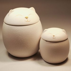 Pet cat urn