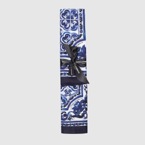 A set of linen serving napkins in Blu Mediterraneo print Dolce&Gabbana