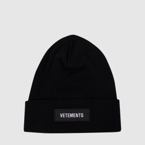 Black wool cap with logo patch Vetements